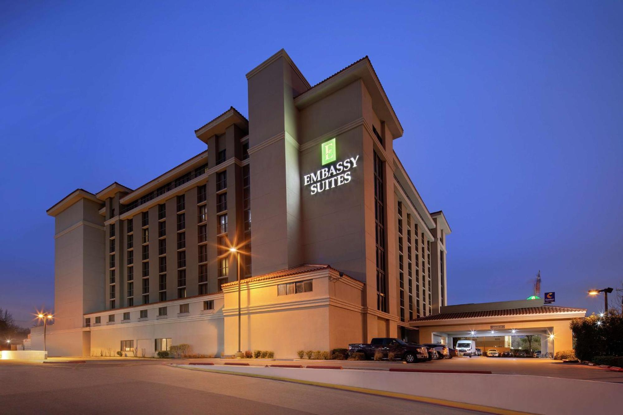 Embassy Suites Dallas - Park Central Area Esterno foto