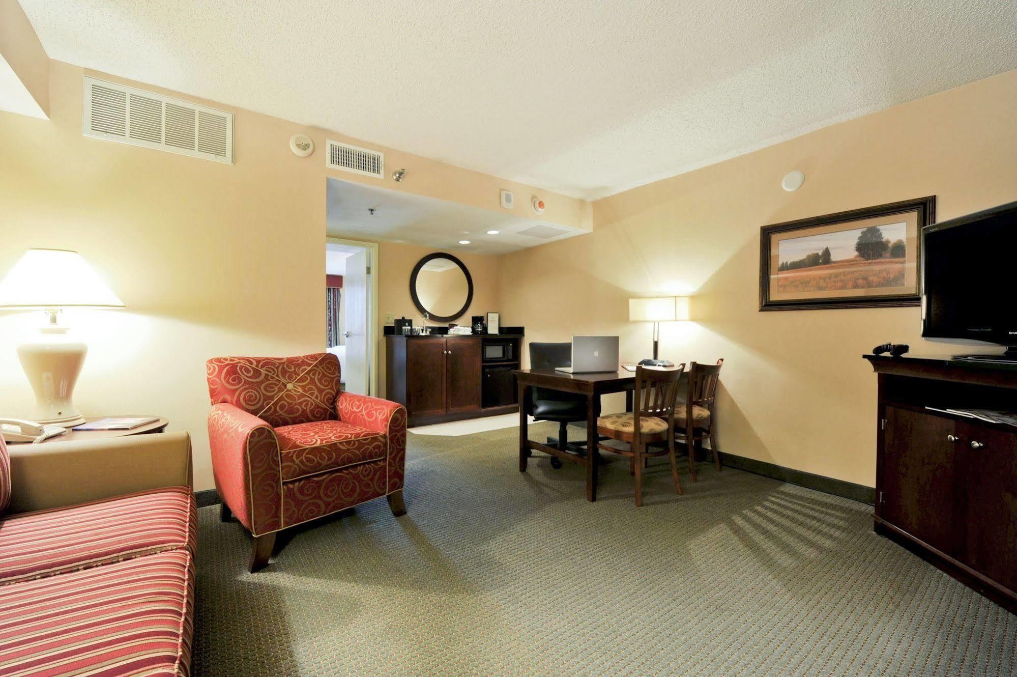 Embassy Suites Dallas - Park Central Area Camera foto